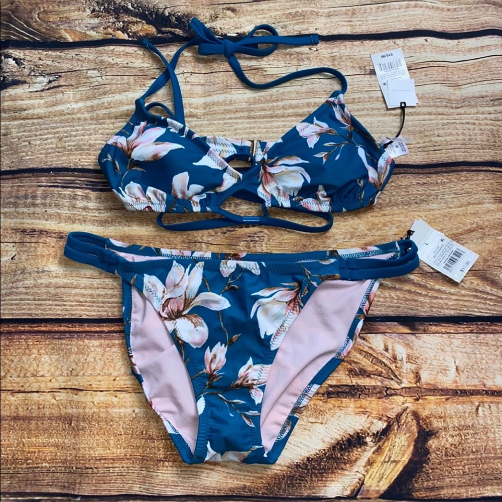 Shade & Shore floral bikini size medium NWT
